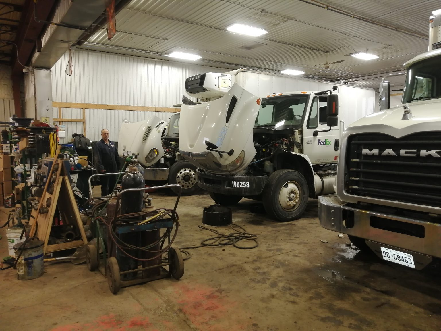 Mechanical Truck and Repair Shop Repair with Maintenance